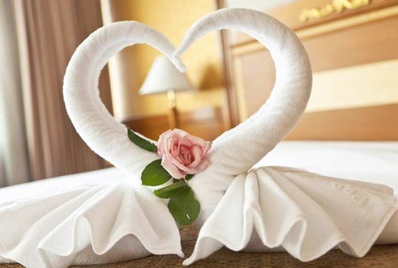 Rare CBD Hotel with Prime Main Street Exposure Ref: 19066